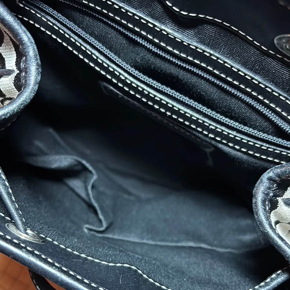 Coach Black Grey Signature Backpack 8”Lx10”Hx4.75W Silver Metal Clip GUC 2002 - Picture 14 of 17